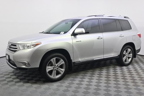 Used 2013 Toyota Highlander Limited image 3