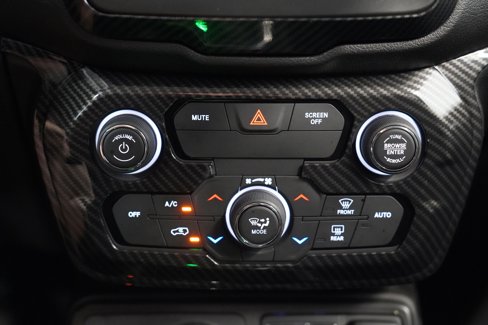 Certified 2020 Jeep Renegade Altitude image 28