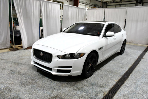 Used 2017 Jaguar XE image 22