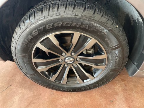 Used 2017 Nissan Armada Platinum image 34