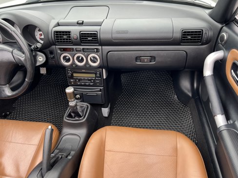 Used 2004 Toyota MR2 image 27