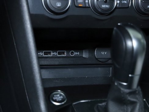Used 2019 Volkswagen Tiguan SEL image 28