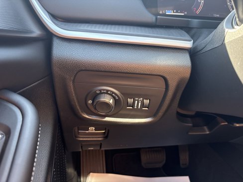 New 2024 Jeep Grand Cherokee L Altitude image 40