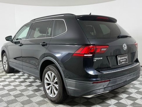 Used 2019 Volkswagen Tiguan SE w/ Panoramic Sunroof Package image 4