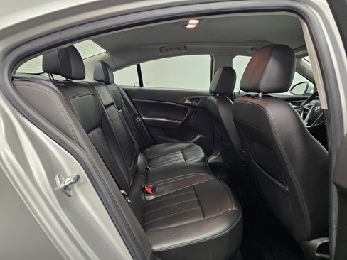 Used 2011 Buick Regal CXL image 13