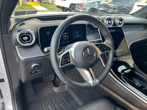 Used 2025 Mercedes-Benz GLC 300 4MATIC image 12
