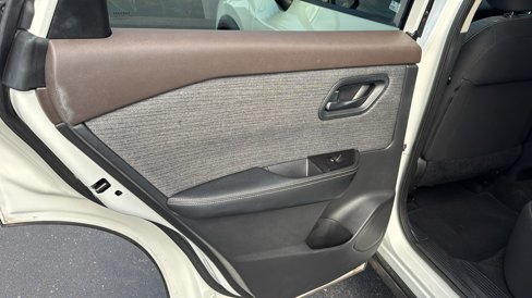 Used 2021 Nissan Rogue S image 16