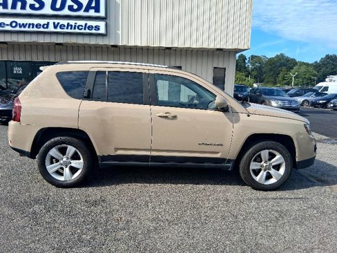 Used 2016 Jeep Compass Latitude image 15