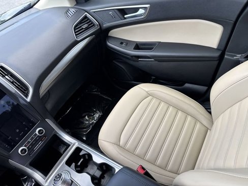 Used 2022 Ford Edge SEL image 16