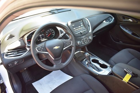 Used 2017 Chevrolet Malibu LT image 36