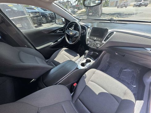Used 2018 Chevrolet Malibu LT image 24