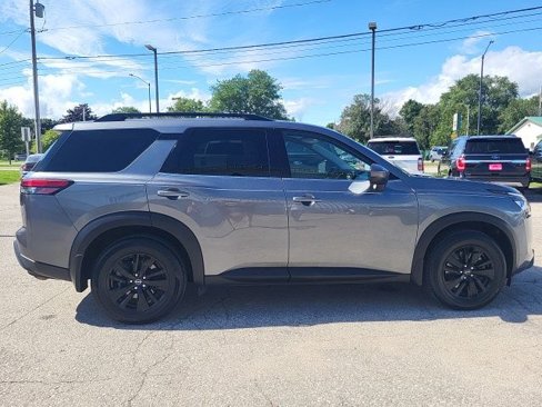 Used 2022 Nissan Pathfinder SV image 20