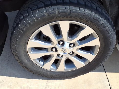 Used 2014 Toyota Sequoia Limited image 11