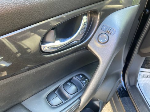 Used 2017 Nissan Rogue S image 14