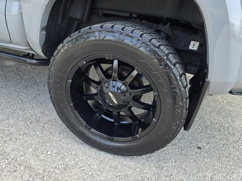Used 2018 Toyota Tacoma TRD Sport image 40