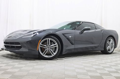 Used 2017 Chevrolet Corvette Stingray Coupe w/ 1LT image 2