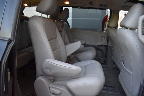 Used 2015 Toyota Sienna XLE image 41