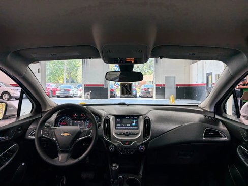 Used 2017 Chevrolet Cruze LT image 51