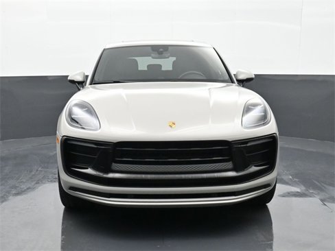 Certified 2022 Porsche Macan image 30