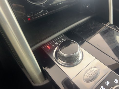 Used 2018 Land Rover Discovery HSE image 24