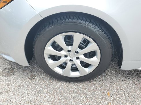 Used 2020 Toyota Corolla LE image 12
