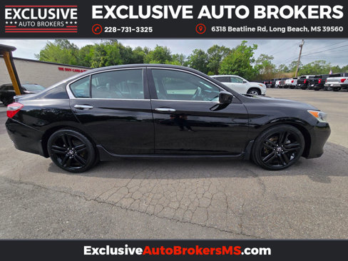Used 2017 Honda Accord Sport image 4