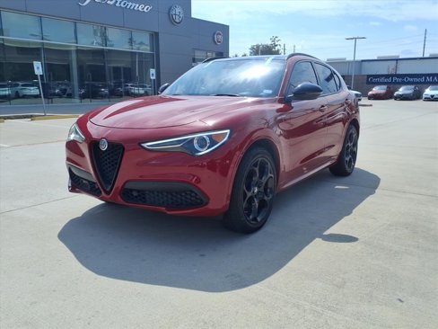 Used 2022 Alfa Romeo Stelvio Veloce image 2