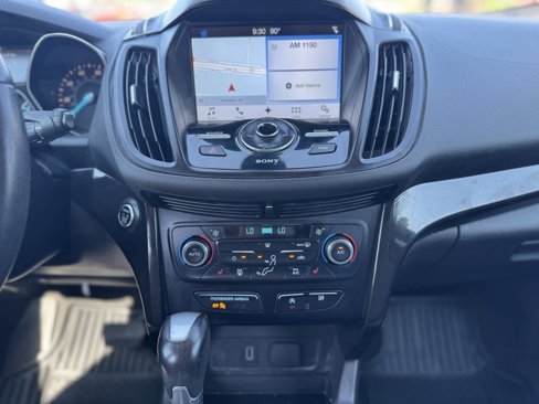 Used 2017 Ford Escape Titanium image 10