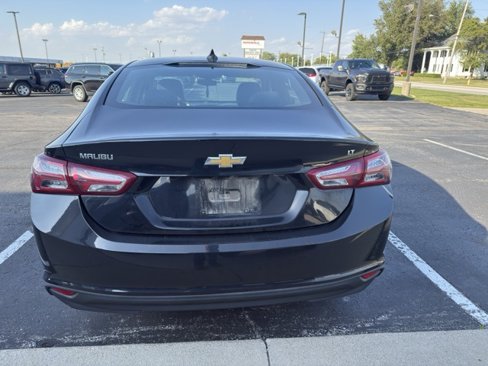 Used 2022 Chevrolet Malibu LT image 4