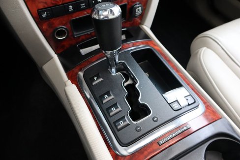 Used 2006 Jeep Commander Limited w/ Trailer Tow Group IV image 39