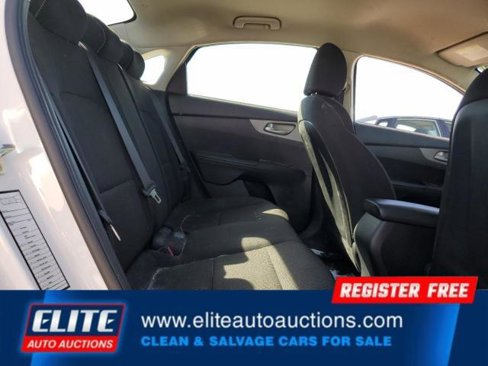 Used 2021 Kia Forte LXS image 19
