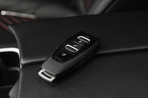 Used 2021 Aston Martin DBX image 21