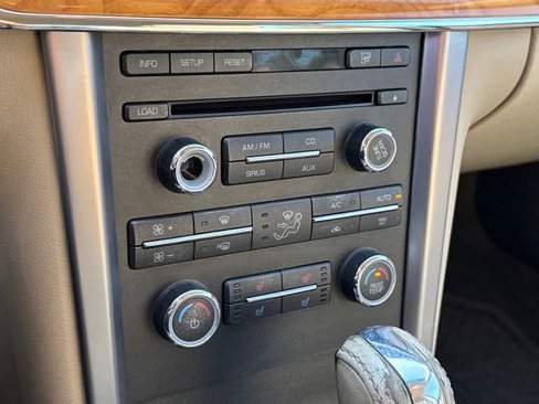 Used 2010 Lincoln MKZ image 14