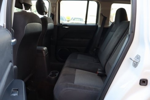 Used 2016 Jeep Patriot Latitude image 30