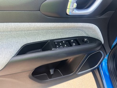 Used 2023 Jeep Compass Latitude image 23