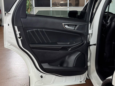 Used 2021 Ford Edge ST image 31