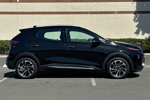 Used 2022 Chevrolet Bolt EUV Premier w/ Sun & Sound Package image 3