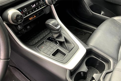 Used 2019 Toyota RAV4 XLE Premium image 14
