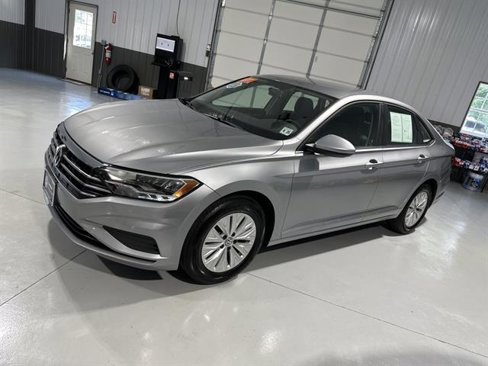 Certified 2020 Volkswagen Jetta S image 3
