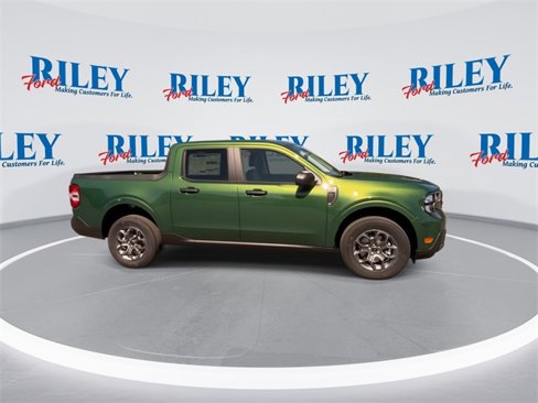 New 2025 Ford Maverick XLT image 9