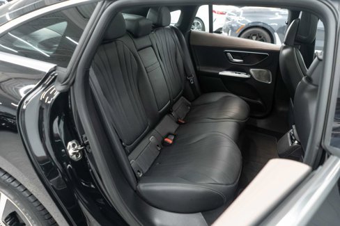 Used 2023 Mercedes-Benz EQE 500 4MATIC Sedan image 13