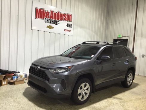 Used 2021 Toyota RAV4 LE image 1