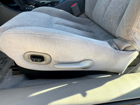 Used 2002 Oldsmobile Alero GL image 46