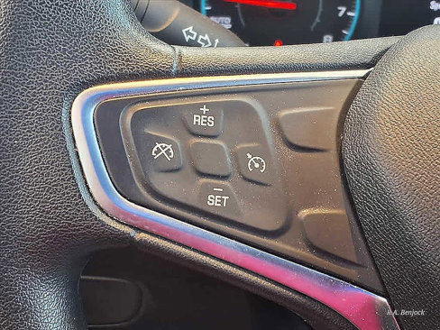 Used 2018 Chevrolet Equinox LT image 12