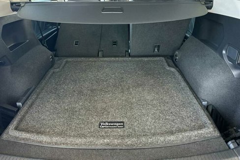 Used 2022 Volkswagen Tiguan SE w/ Panoramic Sunroof Package image 15