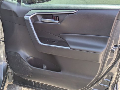 Used 2021 Toyota RAV4 XLE Premium image 27