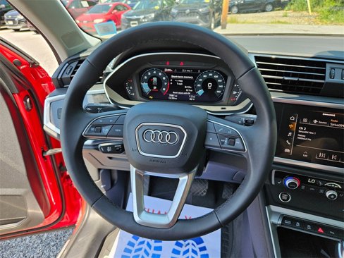 Used 2025 Audi Q3 2.0T Premium image 10