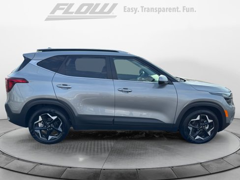Used 2024 Kia Seltos EX image 9