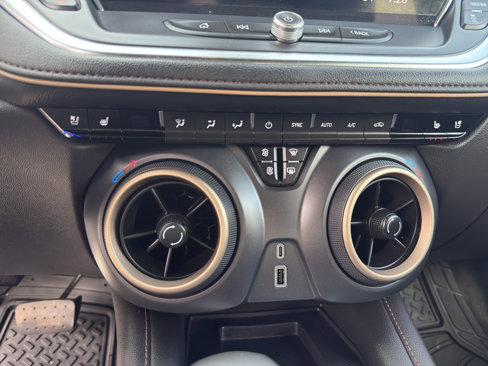 Used 2024 Chevrolet Blazer Premier w/ Enhanced Convenience Package image 15
