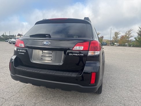 Used 2010 Subaru Outback 2.5i Premium w/ Popular Equipment Group 1B image 33